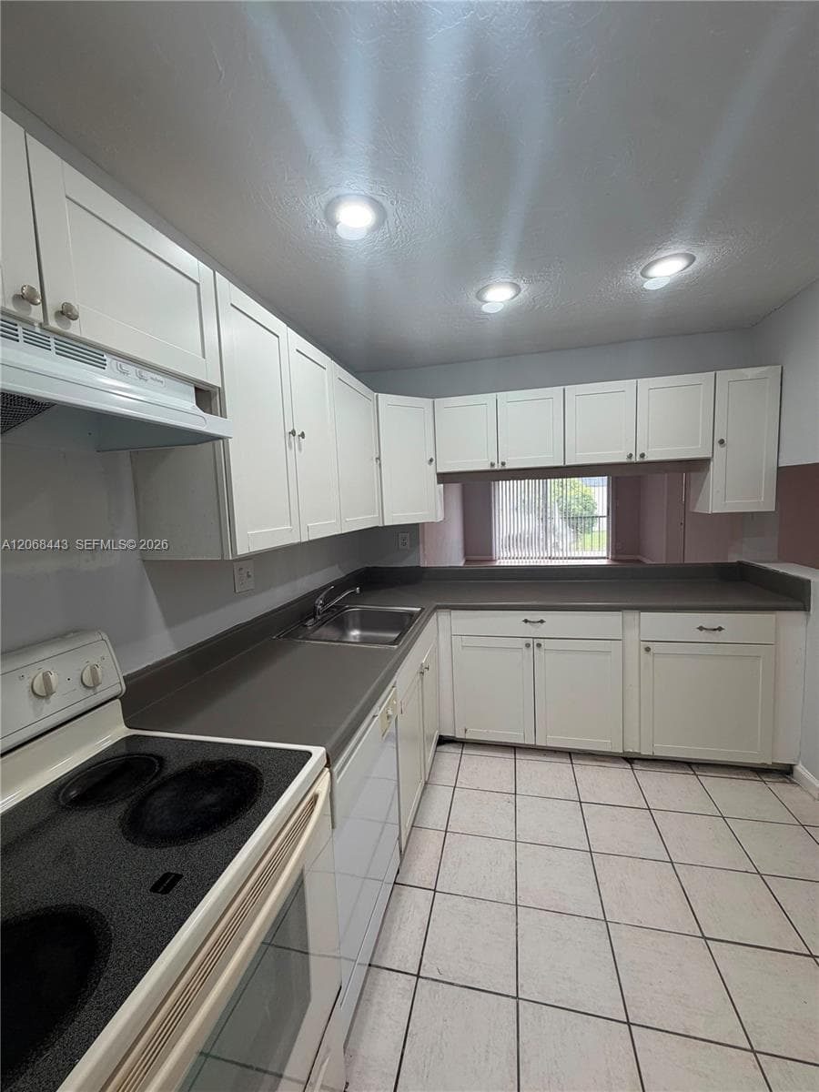 8020 N Colony Cir N # 306, Tamarac, FL 33321