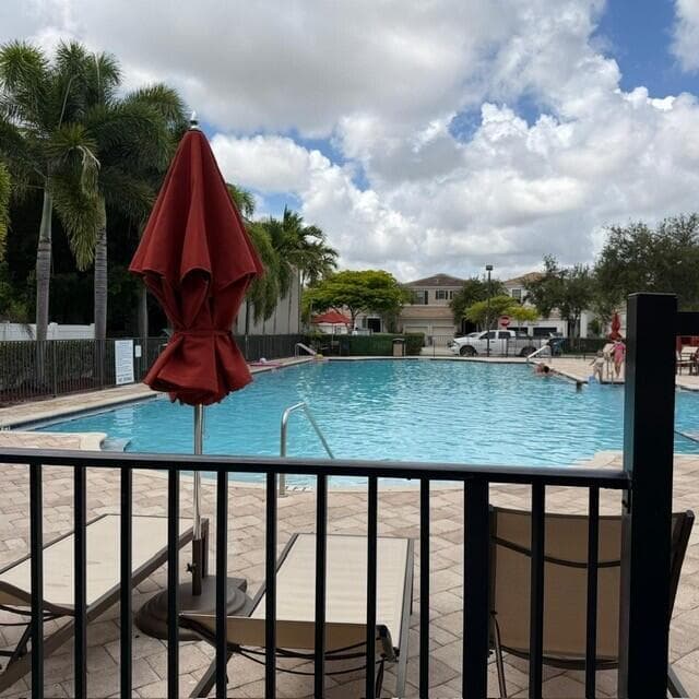 894 NE 191ST Street, Miami, FL 33179 — zdjęcie 3