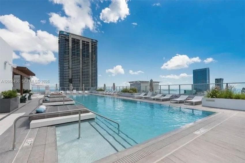 1010 SW 2nd Ave # 1810, Miami, FL 33130