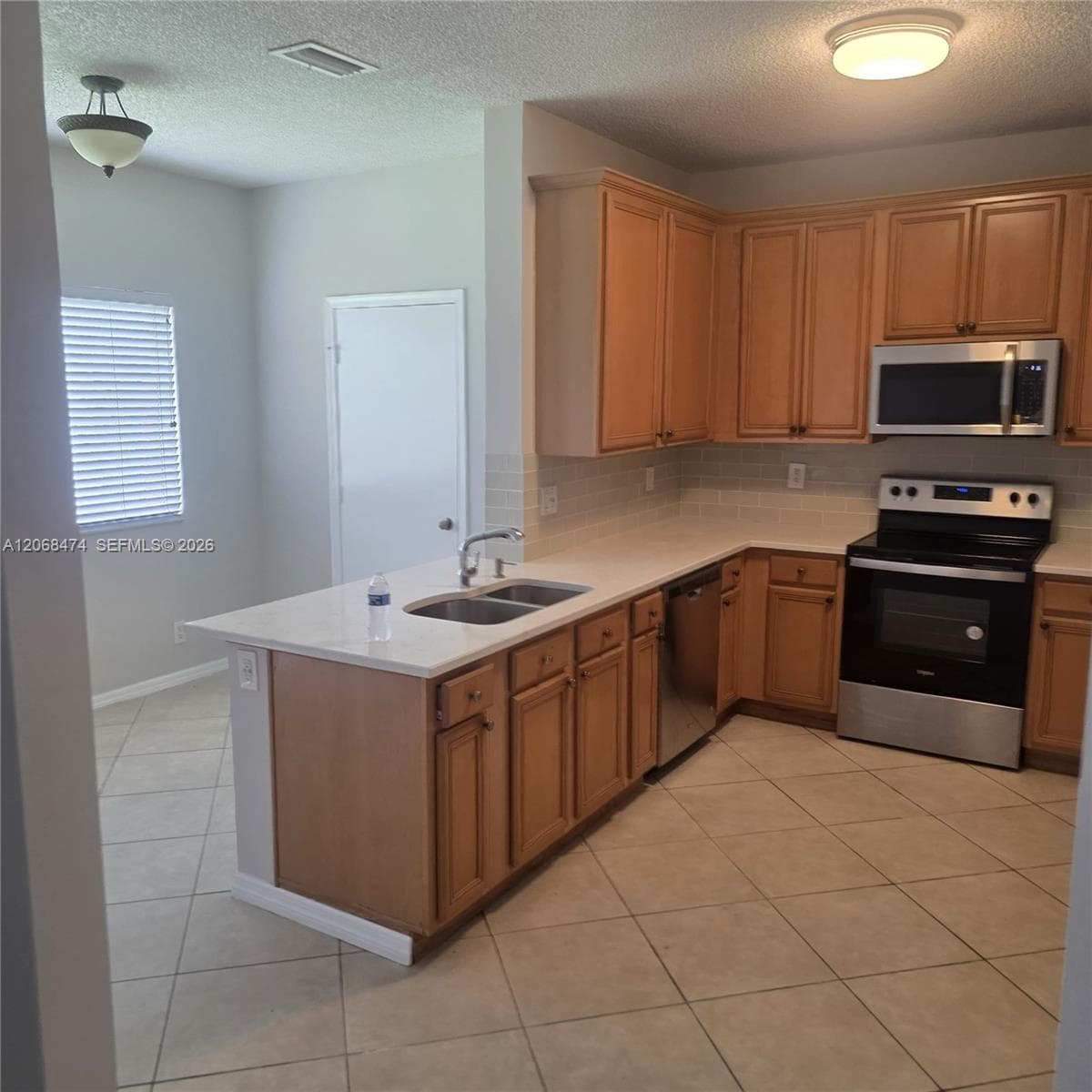 4730 Lago Vista Dr, Coconut Creek, FL 33073 — zdjęcie 2