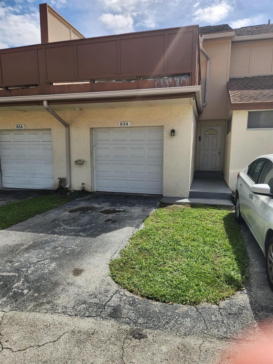 834 NW 82nd Avenue, Plantation, FL 33324