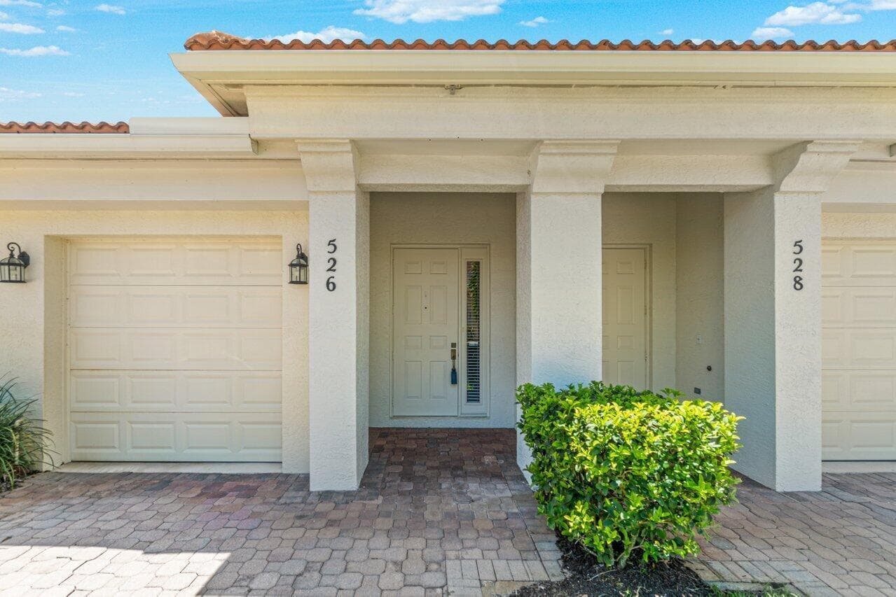 526 COMMONS Drive, Palm Beach Gardens, FL 33418 — zdjęcie 2