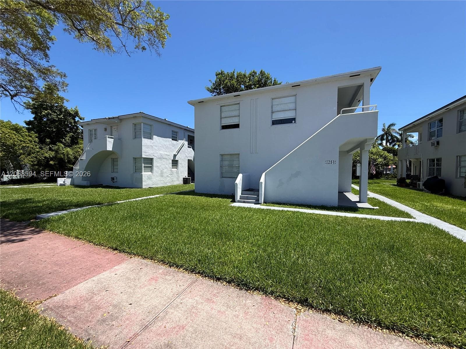 1784 Normandy Dr, Miami Beach, FL 33141 — zdjęcie 3