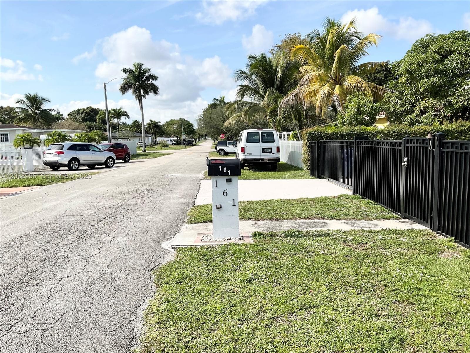 161 NW 145th St, Miami, FL 33168 — zdjęcie 2