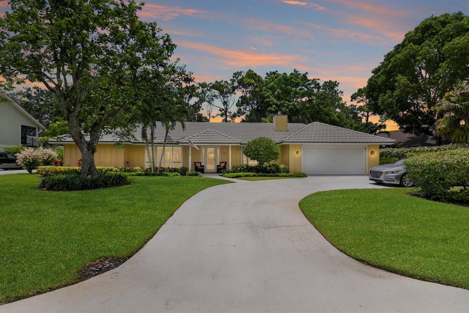 26 Cambria Road W, Palm Beach Gardens, FL 33418
