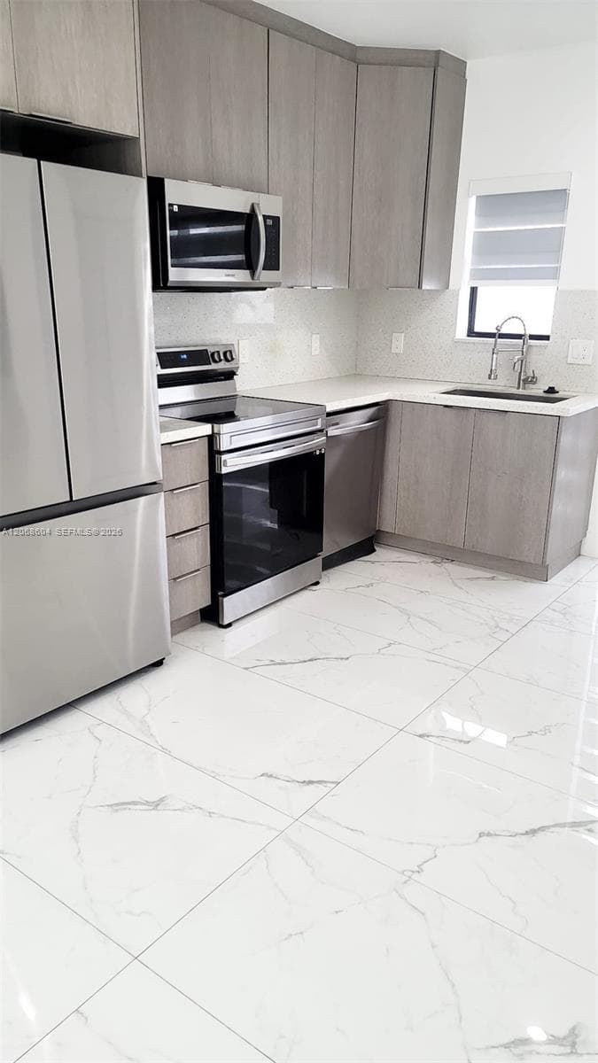 19177 NW 37 Ave, Miami Gardens, FL 33056 — zdjęcie 2