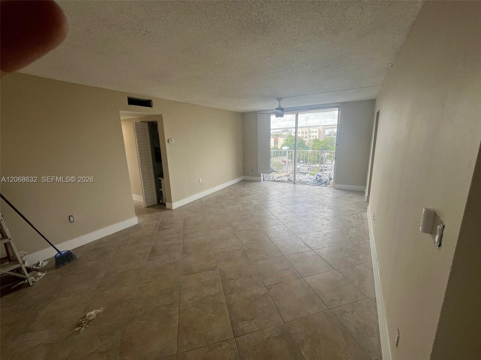 498 NW 165th St # D-501, Miami, FL 33169 — zdjęcie 3