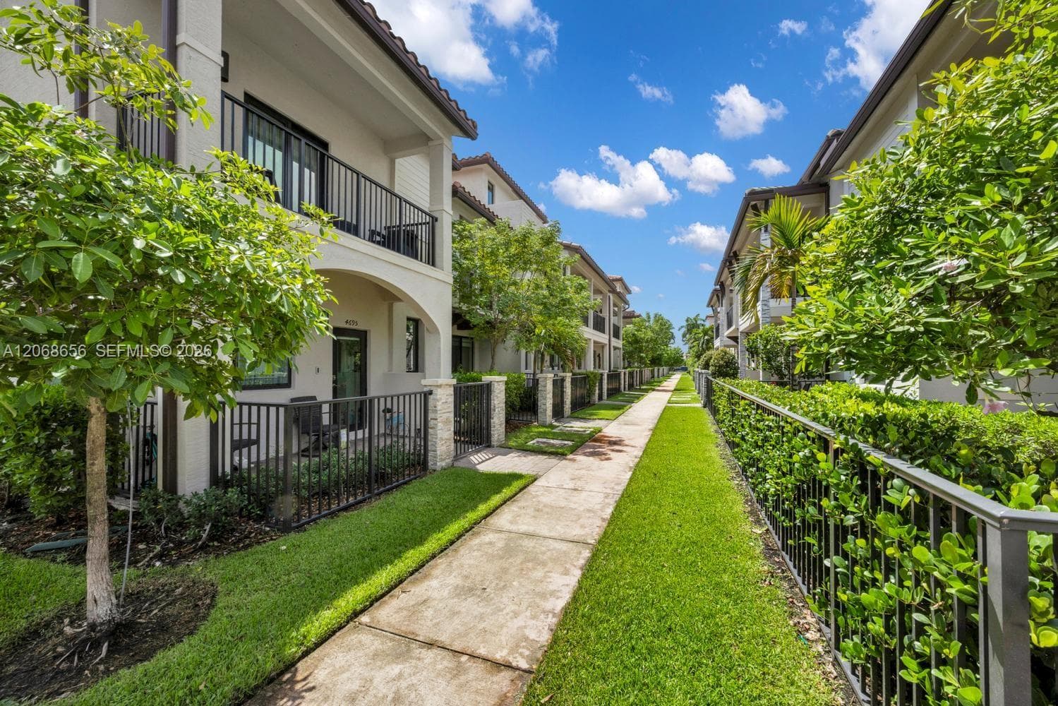 4691 NW 83rd Pkwy, Doral, FL 33166 — zdjęcie 4