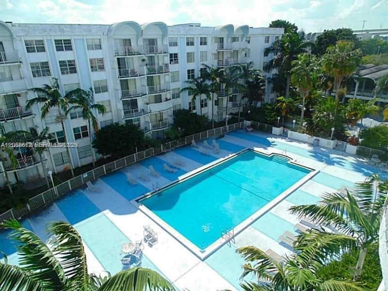 486 NW 165th St # b-303, Miami, FL 33169