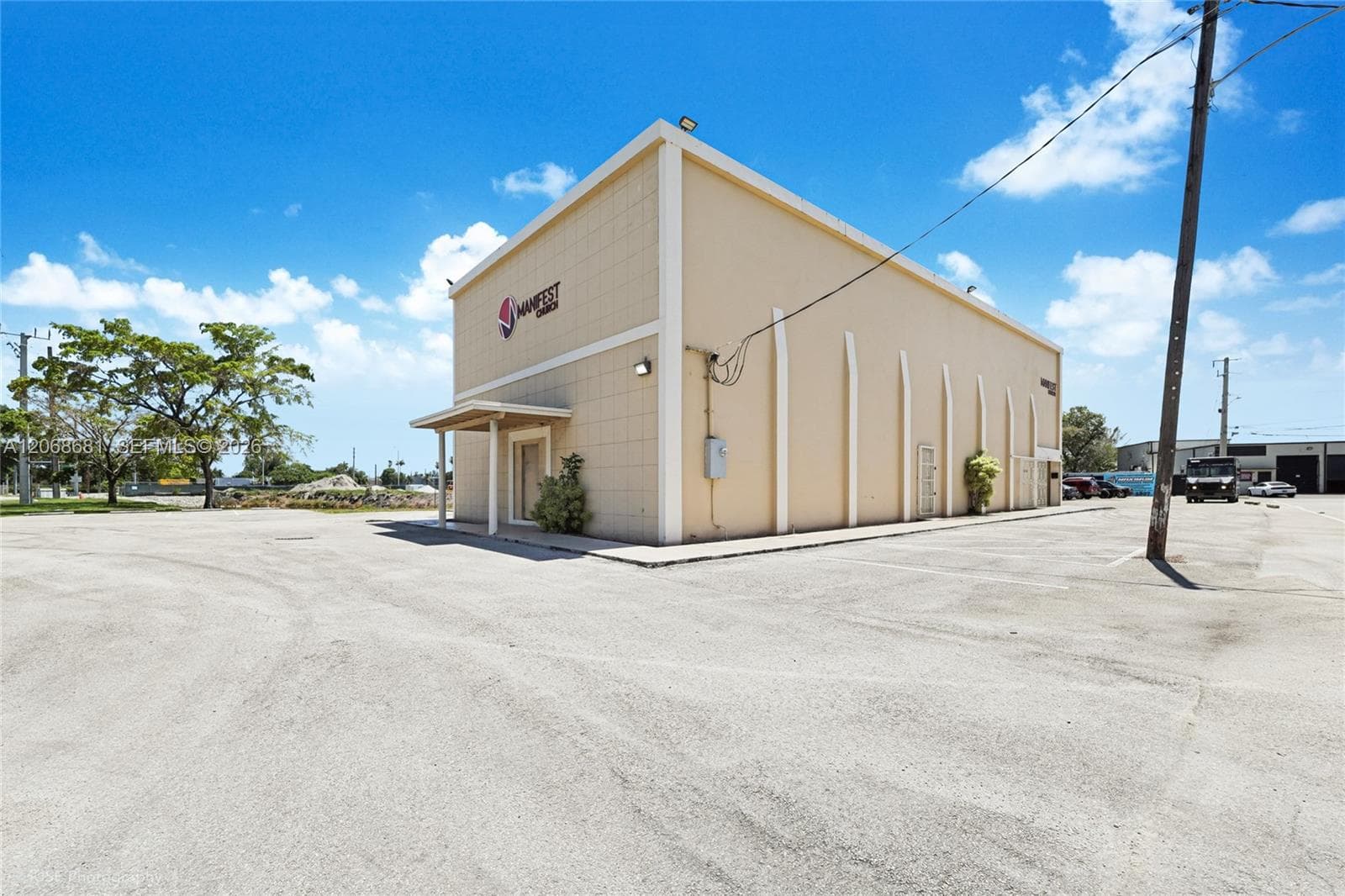 680 Superior St, Opa-Locka, FL 33054 — zdjęcie 3