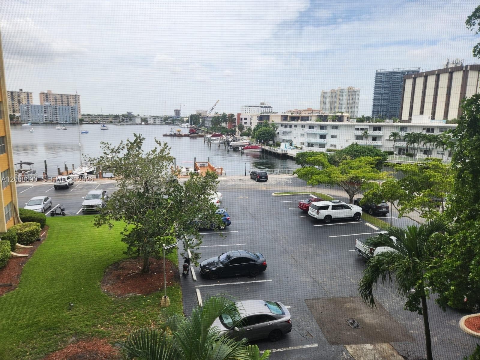 100 Golden Isles Dr # 409, Hallandale Beach, FL 33009 — zdjęcie 5
