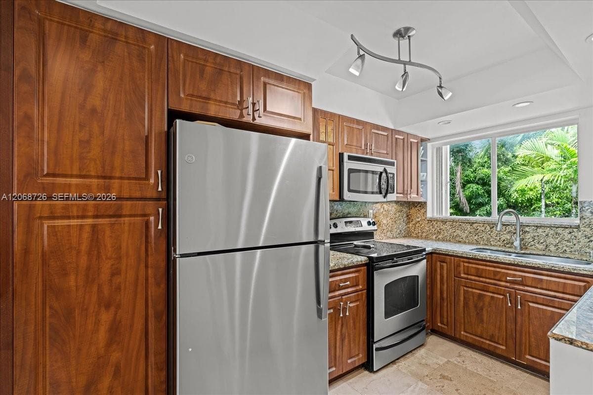 1914 SW 17th Ave # 24, Miami, FL 33145 — zdjęcie 5
