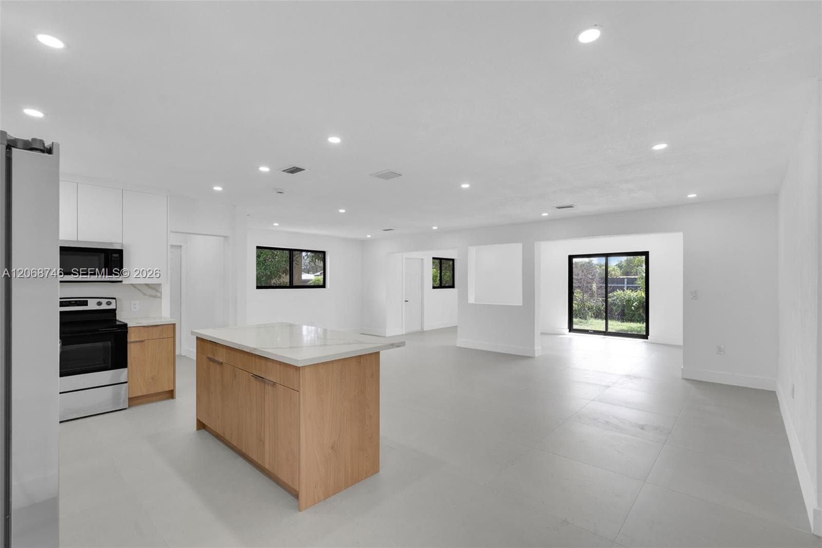 18425 NW 23rd Ave, Miami Gardens, FL 33056 — zdjęcie 5