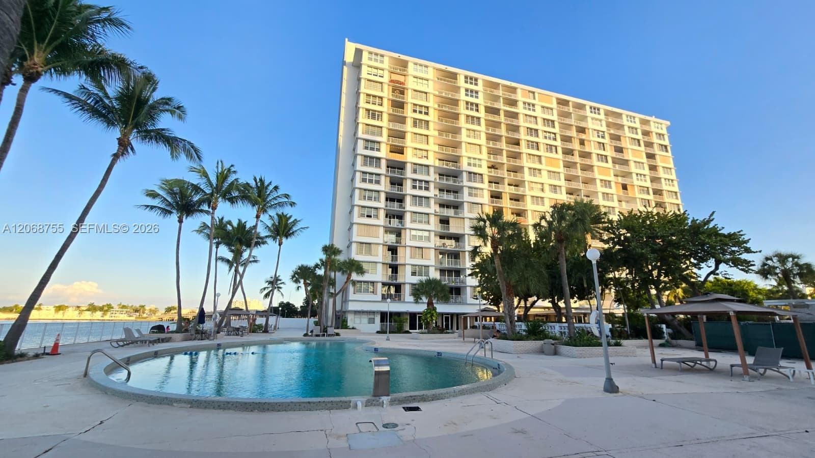 1865 79th St Cswy # 2J, North Bay Village, FL 33141 — zdjęcie 5