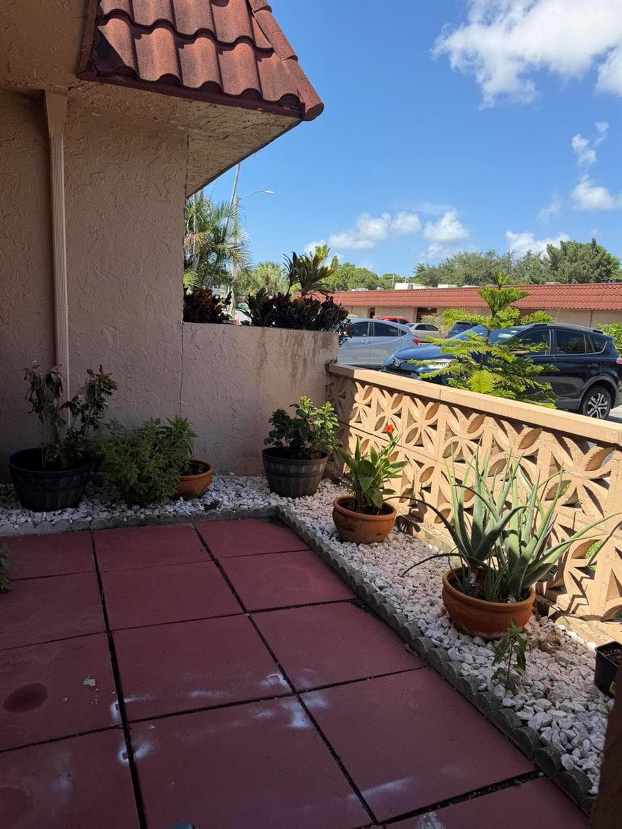 2329 SW 81st Terrace, North Lauderdale, FL 33068 — zdjęcie 3