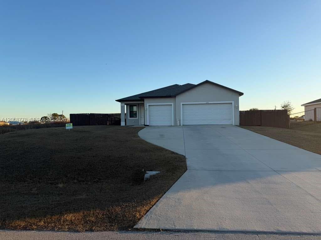 9026 W Mac Ct, La Belle, FL 33935