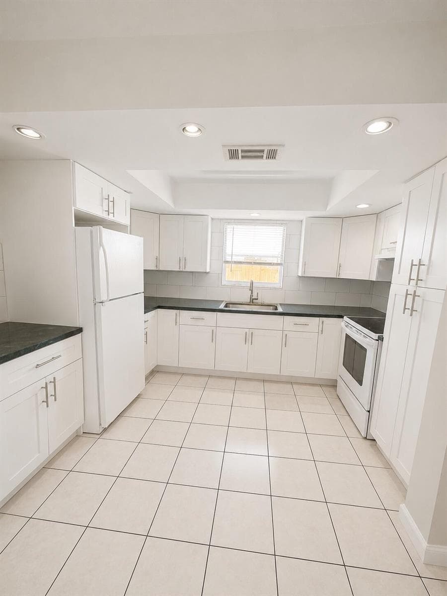 7920 SW 7TH Place, North Lauderdale, FL 33068 — zdjęcie 3