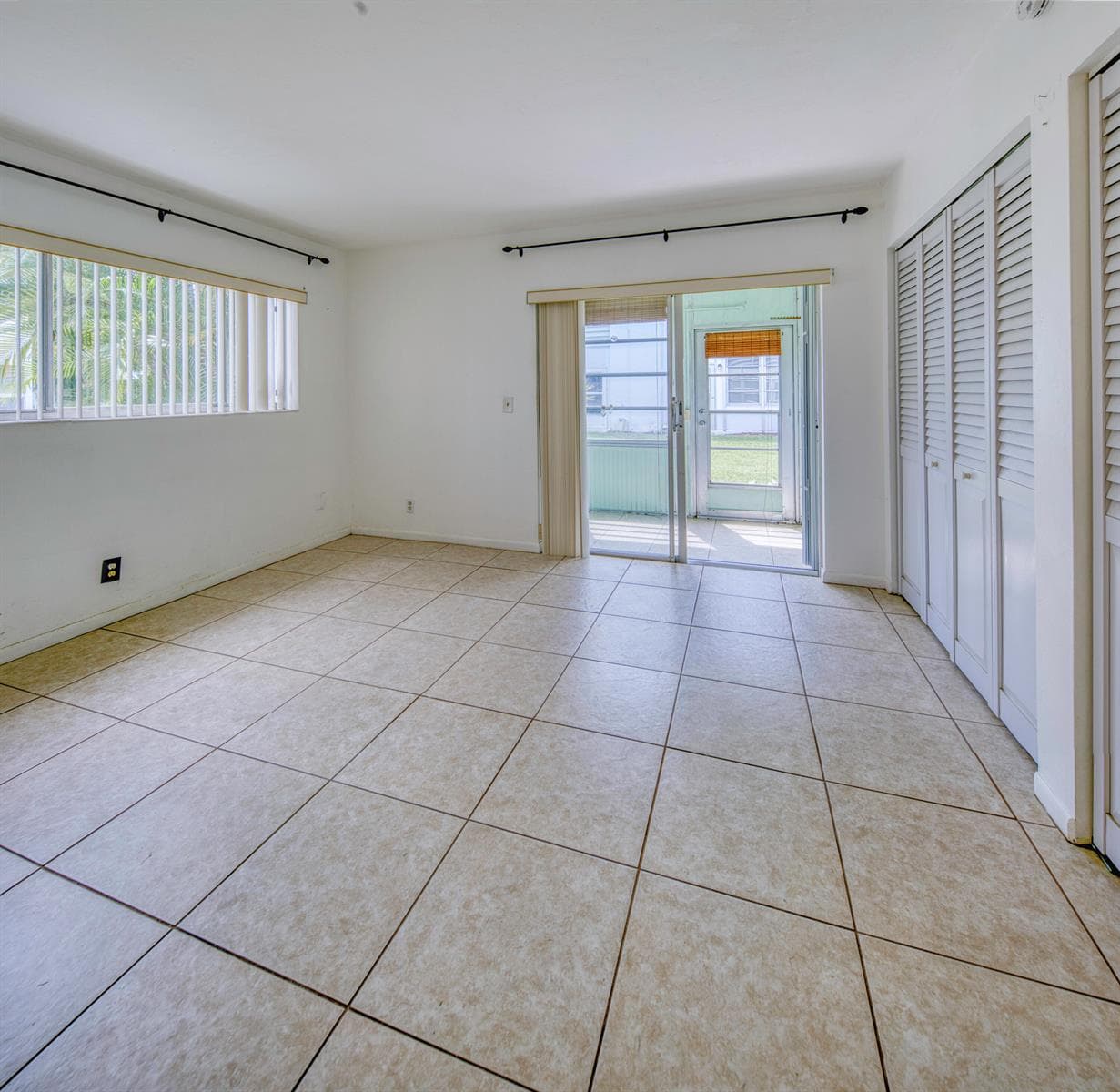 3240 LAKE OSBORNE Drive # 109, FL 33461 — zdjęcie 4