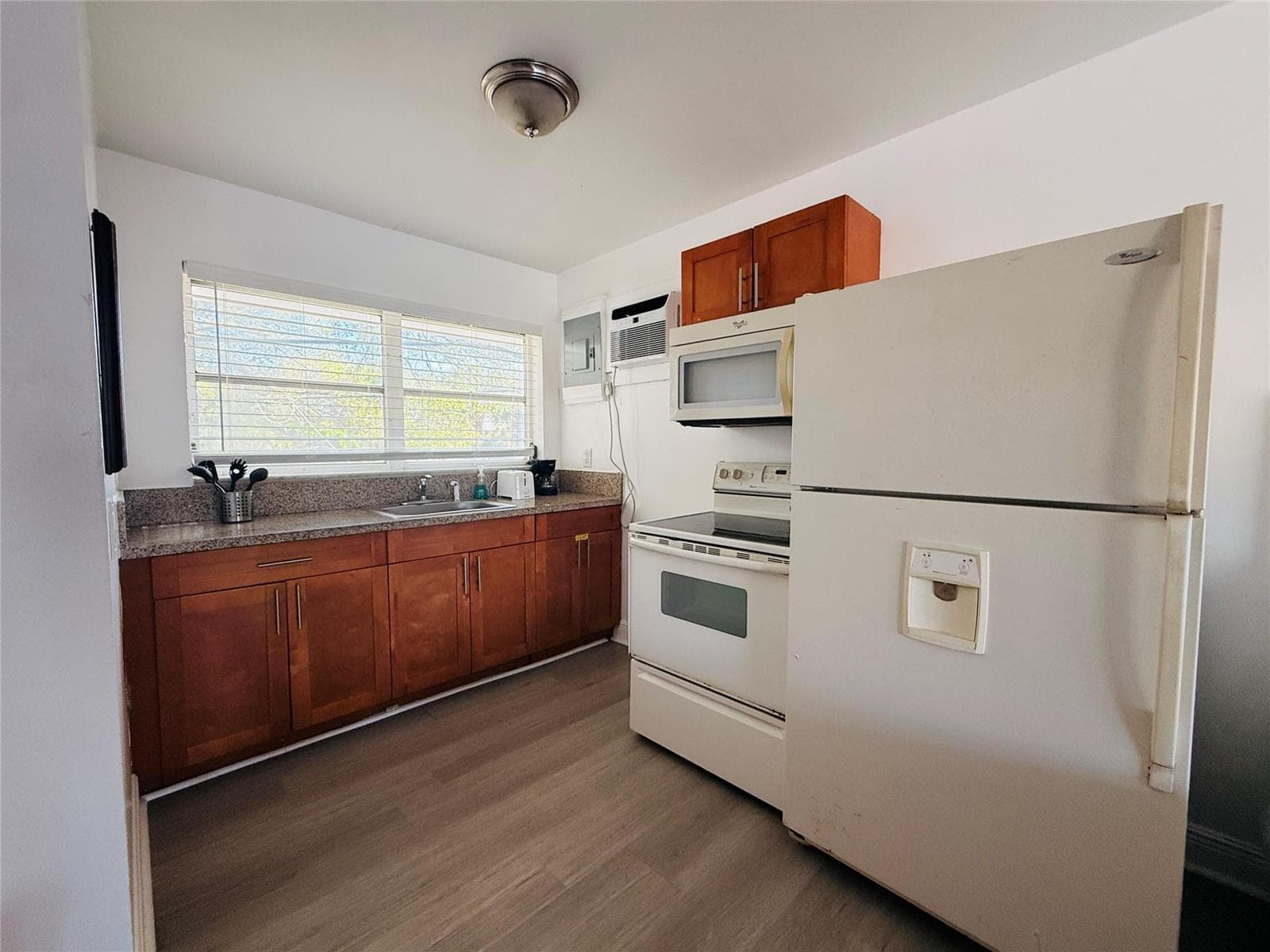 3226 NE 12TH Street # 10, Pompano Beach, FL 33062 — zdjęcie 5