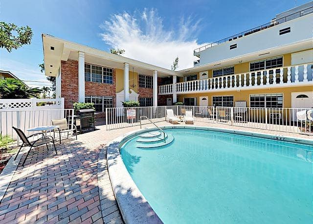 3226 NE 12TH Street # 8, Pompano Beach, FL 33062