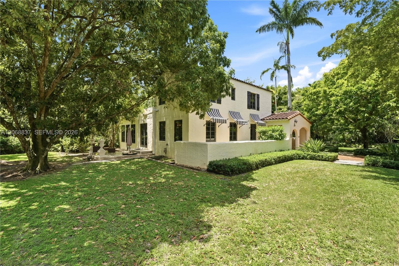 1140 Asturia Ave, Coral Gables, FL 33134 — zdjęcie 2