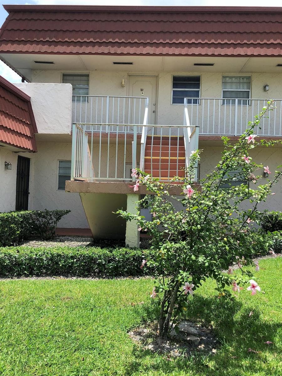12011 Poinciana Boulevard S # 202, Royal Palm Beach, FL 33411