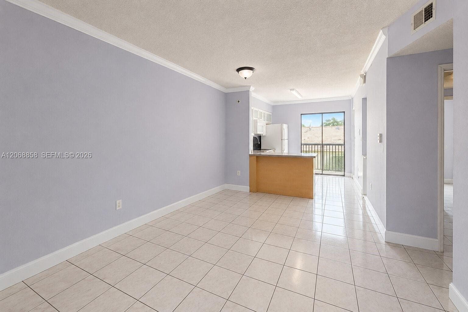 5290 W 21st Ct # 304, Hialeah, FL 33016 — zdjęcie 2
