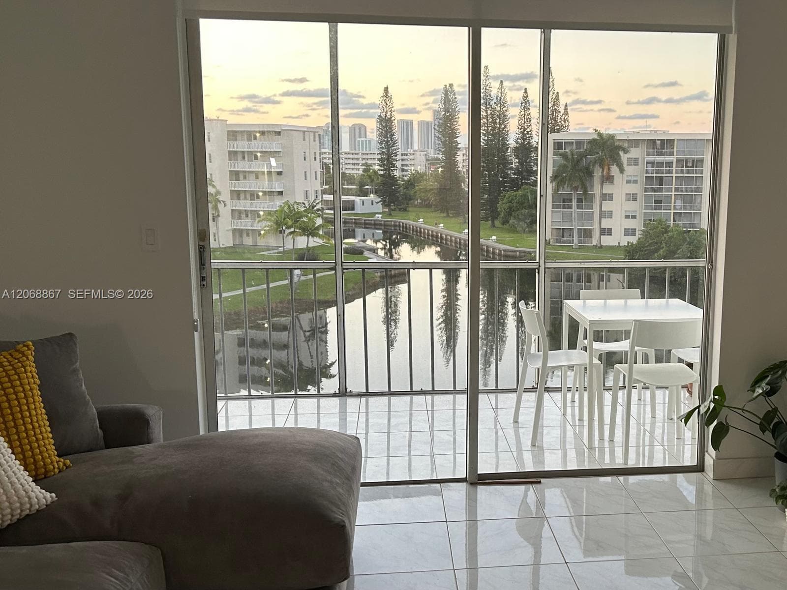 2851 Leonard Dr # J503, Aventura, FL 33160 — zdjęcie 2
