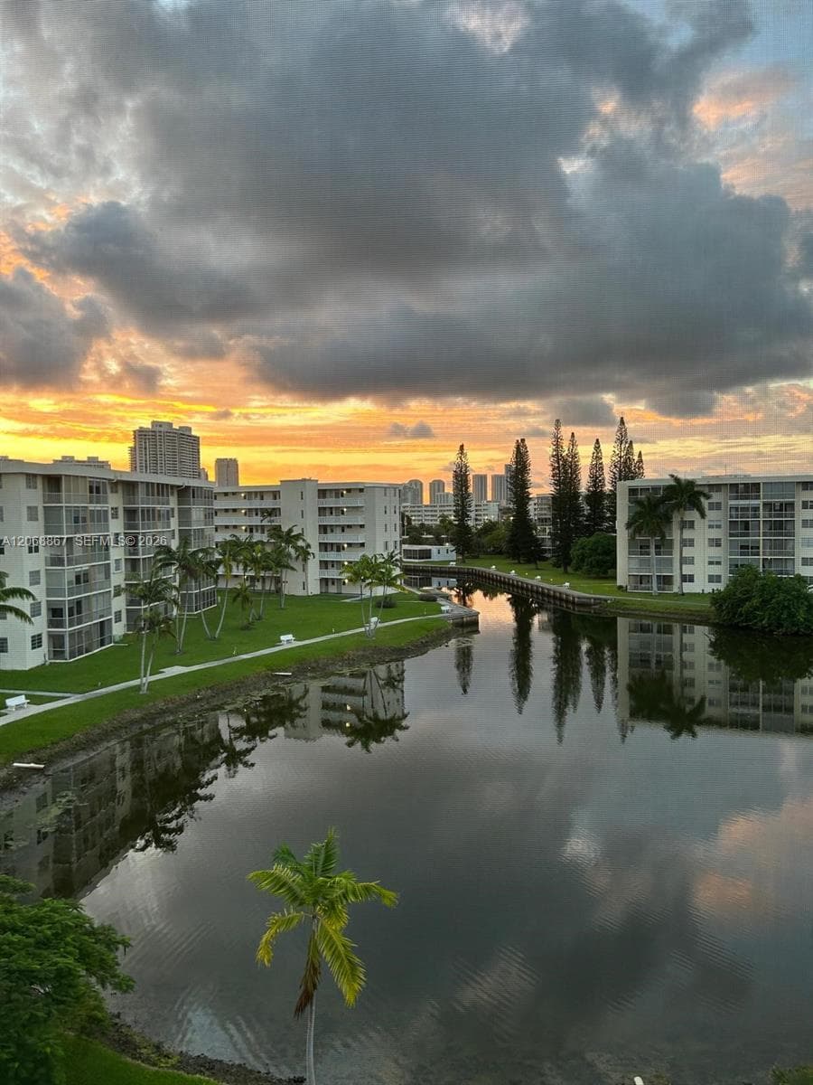 2851 Leonard Dr # J503, Aventura, FL 33160