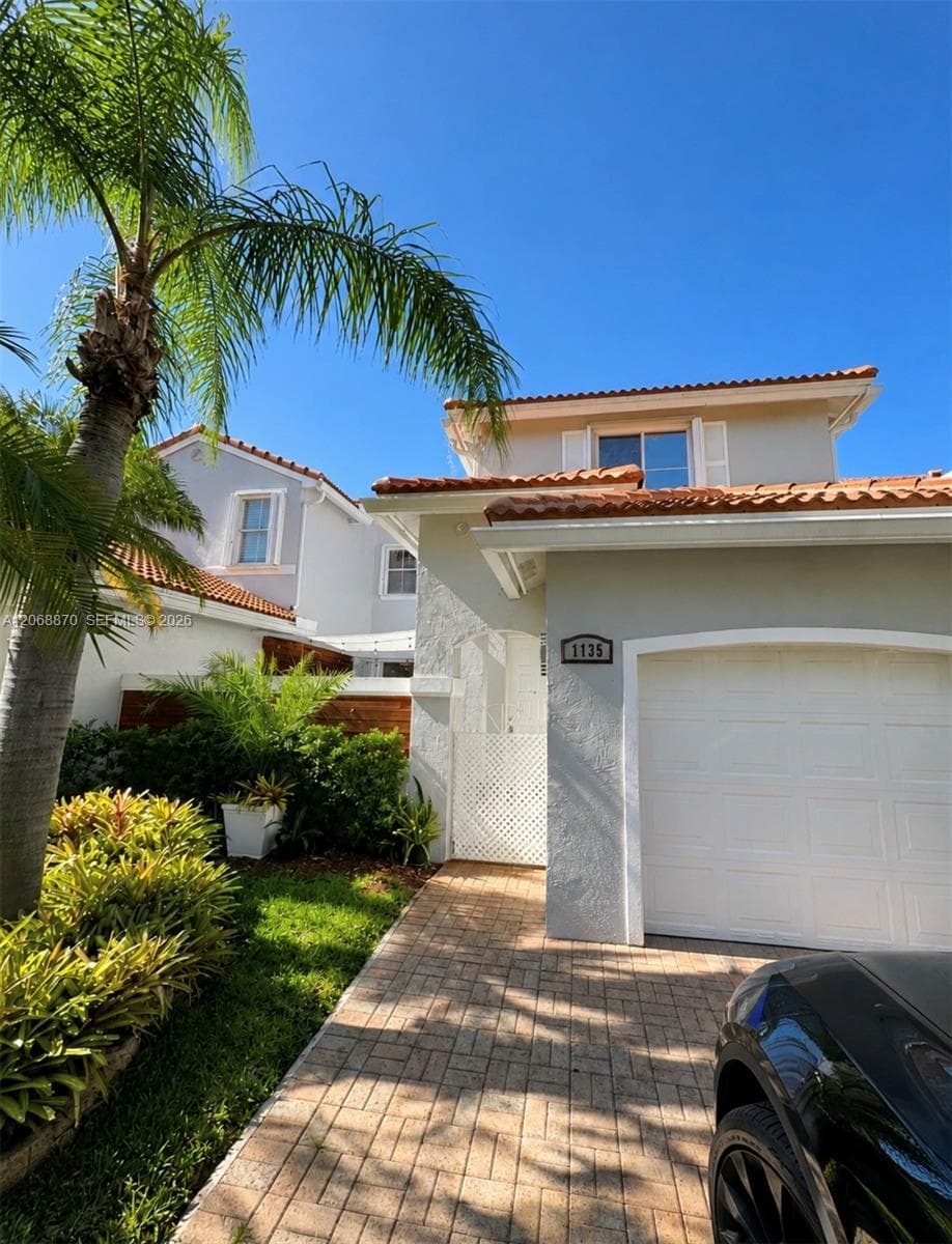 1135 Cherrypalm Ln, Hollywood, FL 33019 — zdjęcie 2