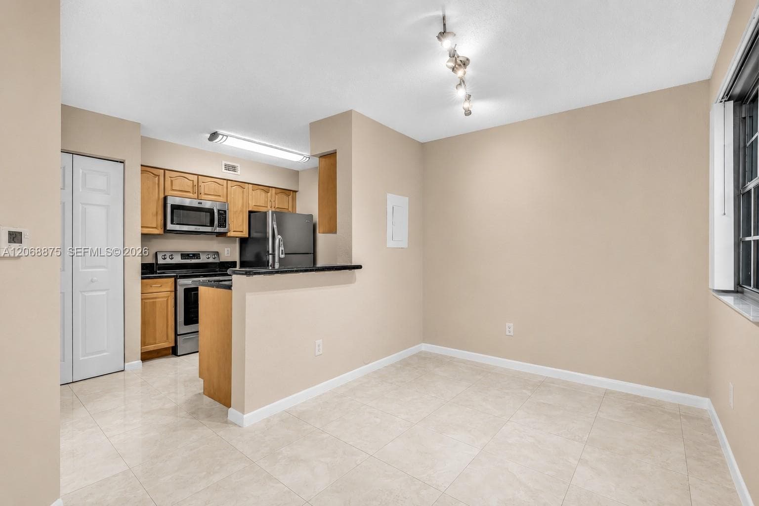 2880 N Oakland Forest Dr # 110, Oakland Park, FL 33309
