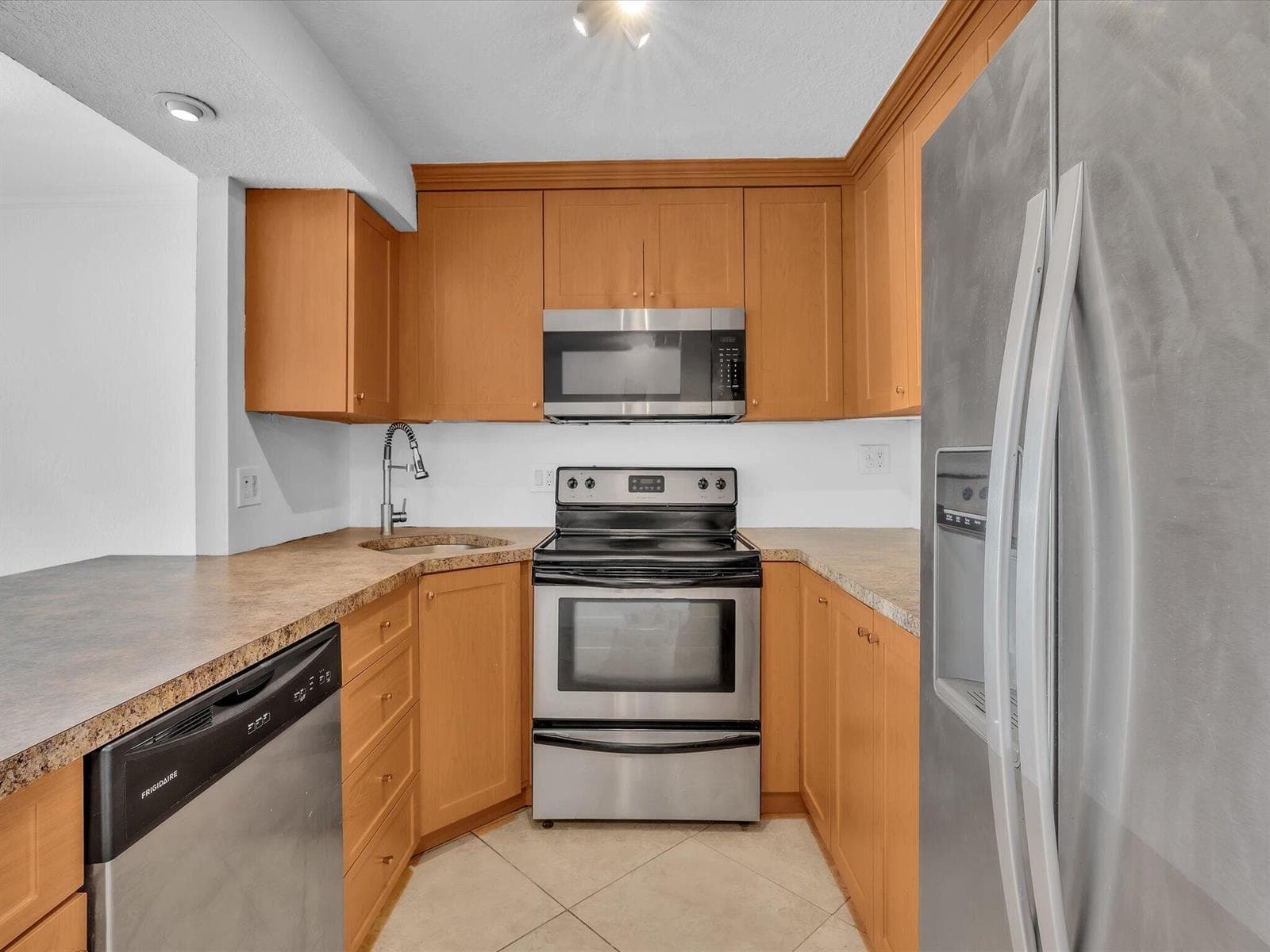 3002 NE 5th Terrace # 105-B, Wilton Manors, FL 33334 — zdjęcie 4