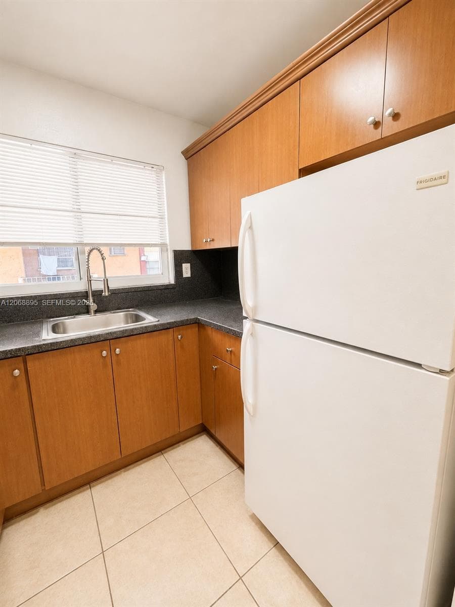 6850 W 14th Ct # 25B, Hialeah, FL 33014 — zdjęcie 2