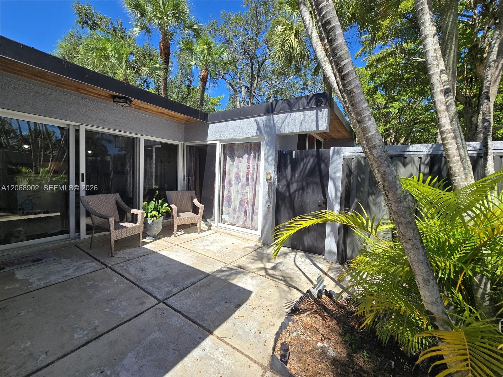 16330 Oak Walk, Miami Lakes, FL 33014 — zdjęcie 2