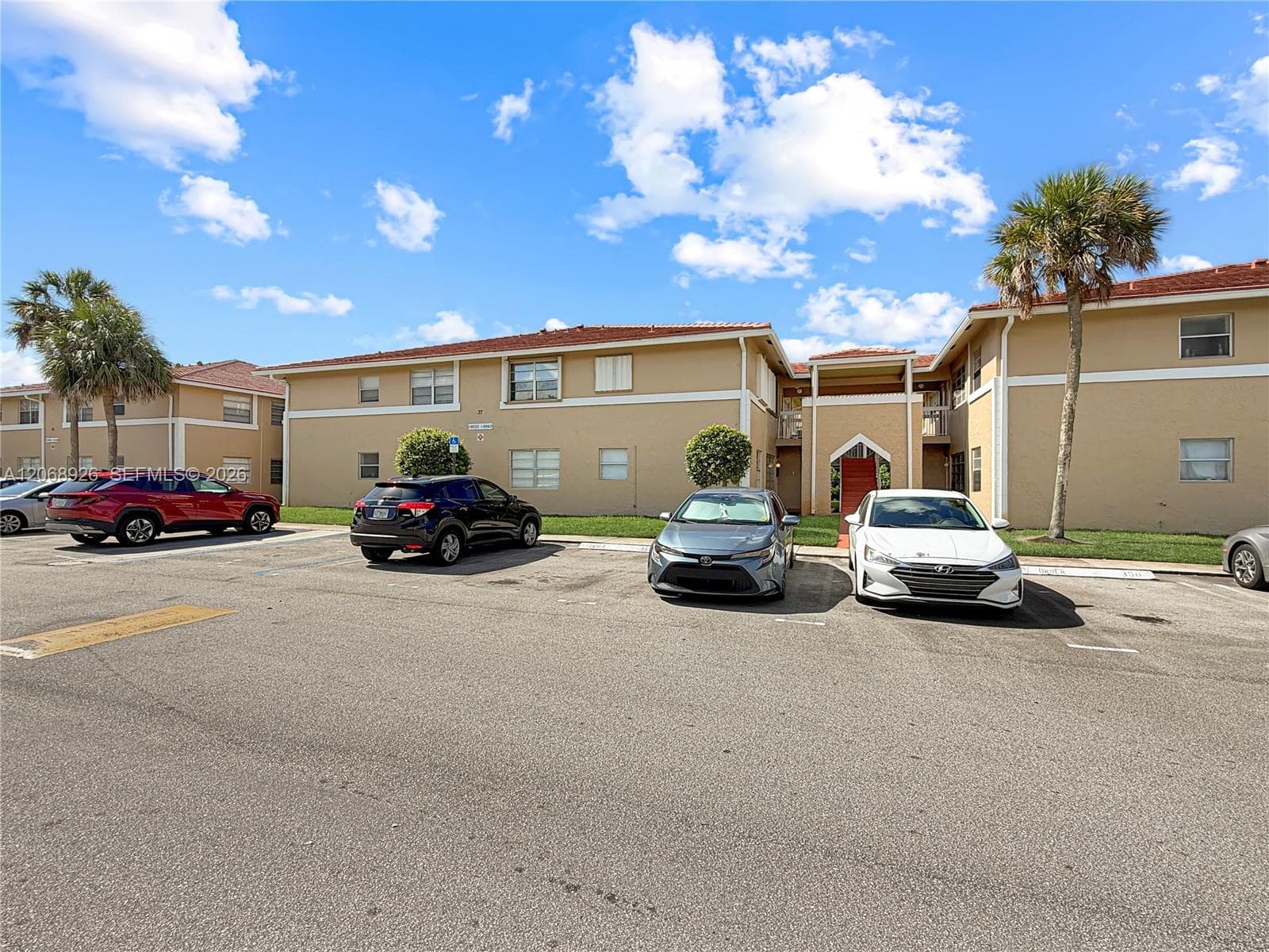 10056 Twin Lakes Dr # 37-D, Coral Springs, FL 33071