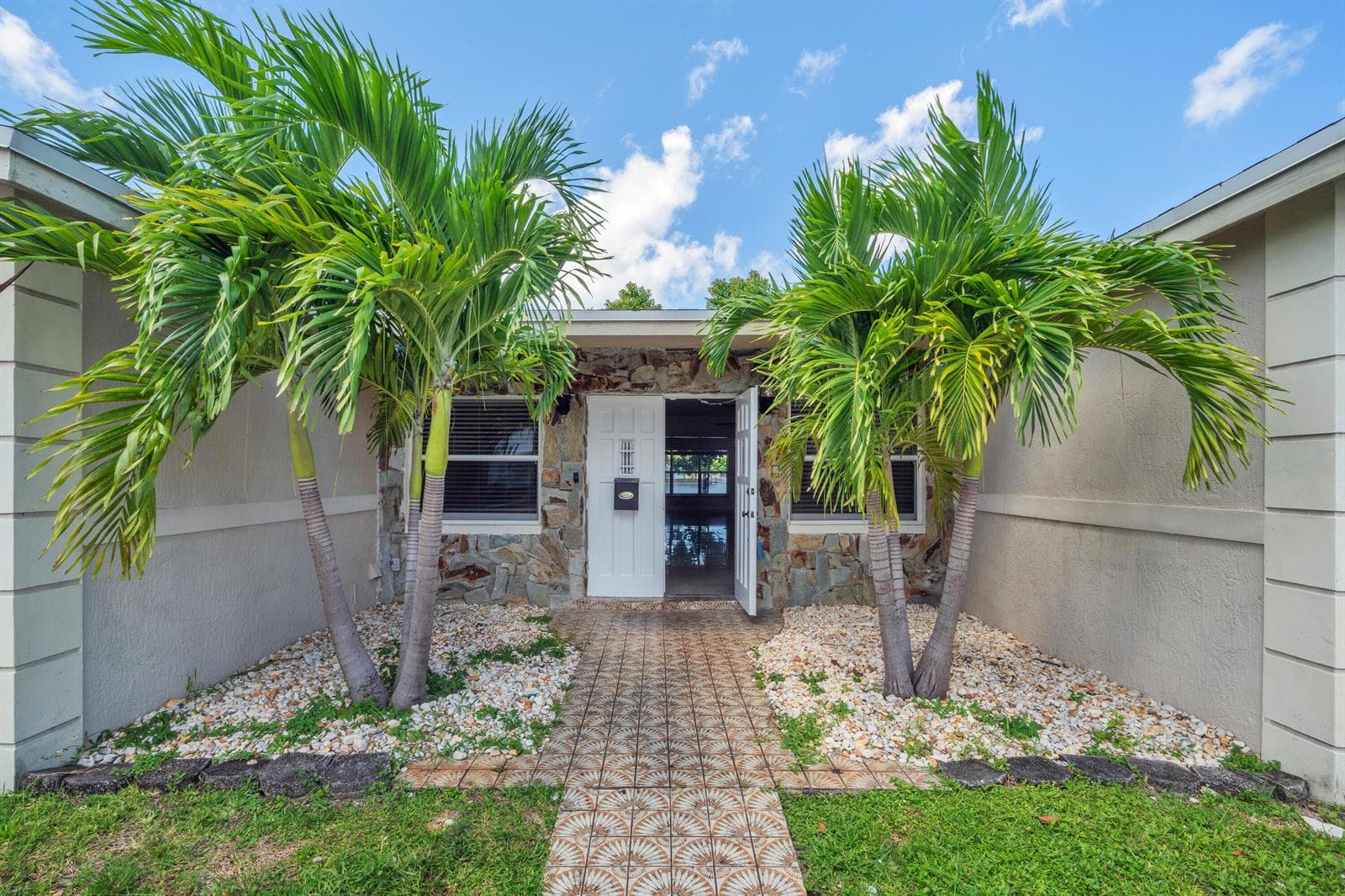 4921 NW 39TH Street, Lauderdale Lakes, FL 33319 — zdjęcie 4