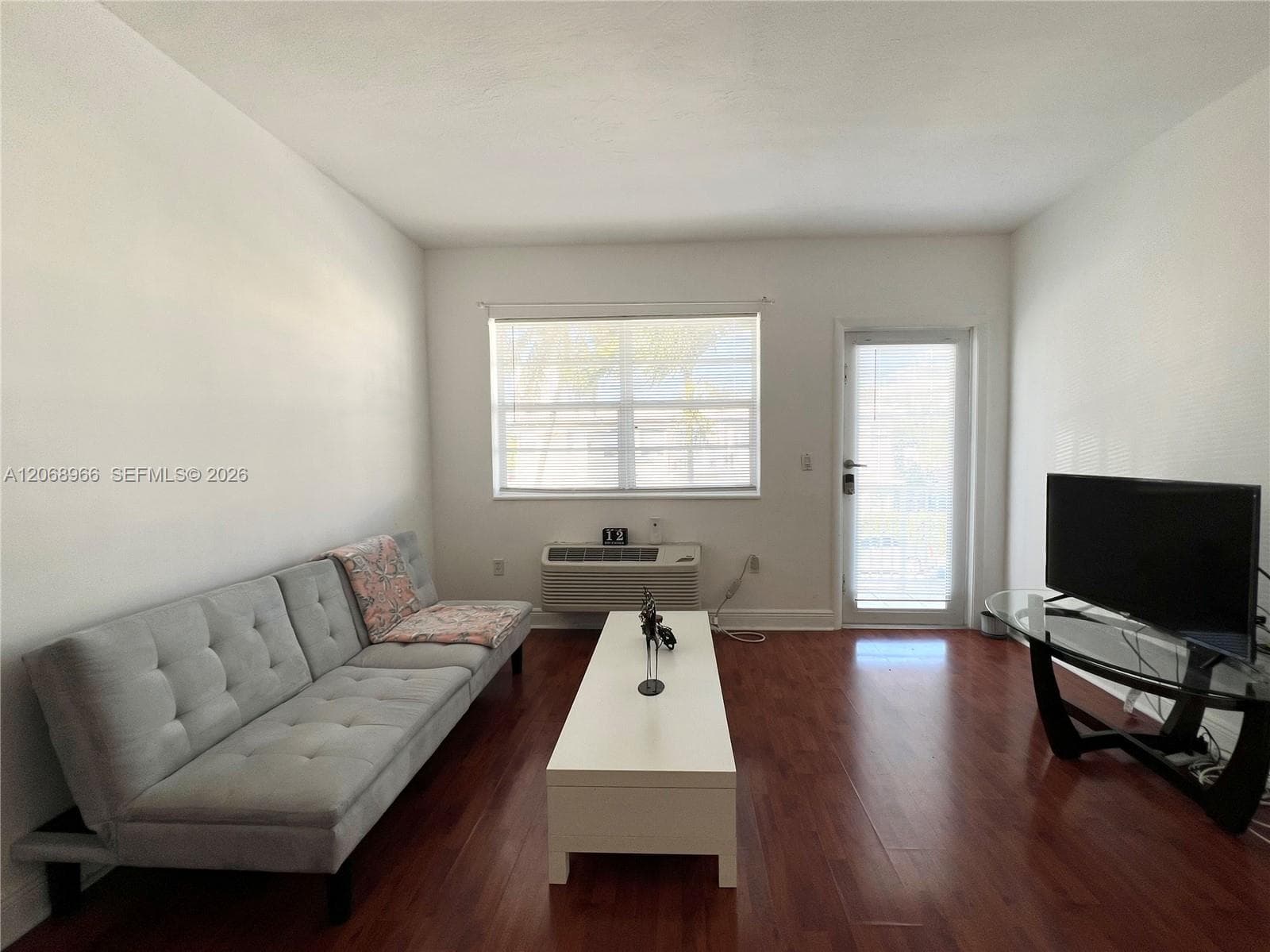 450 77th St # 6, Miami Beach, FL 33141 — zdjęcie 3