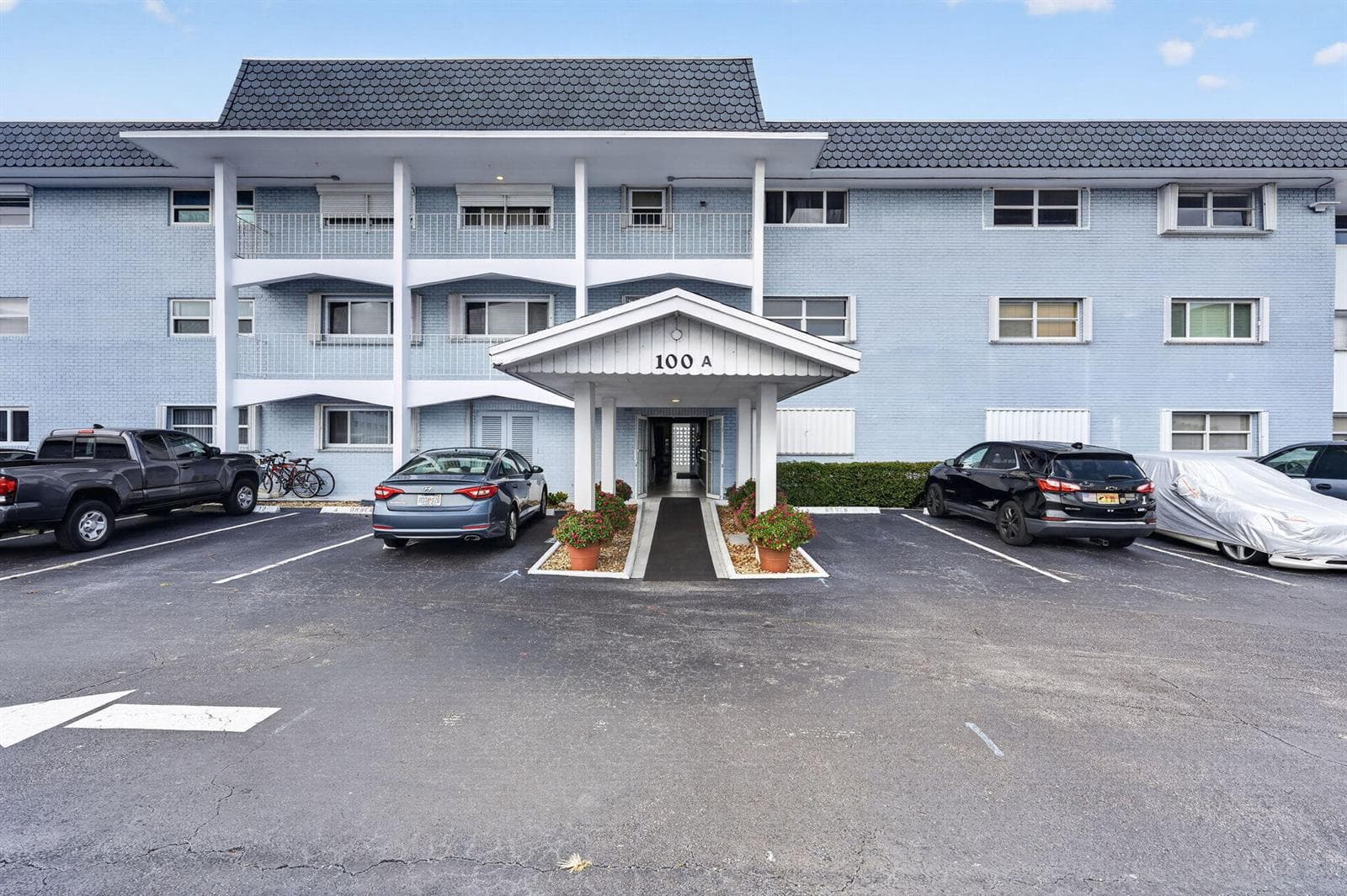 100 SHORE Court # 311, North Palm Beach, FL 33408