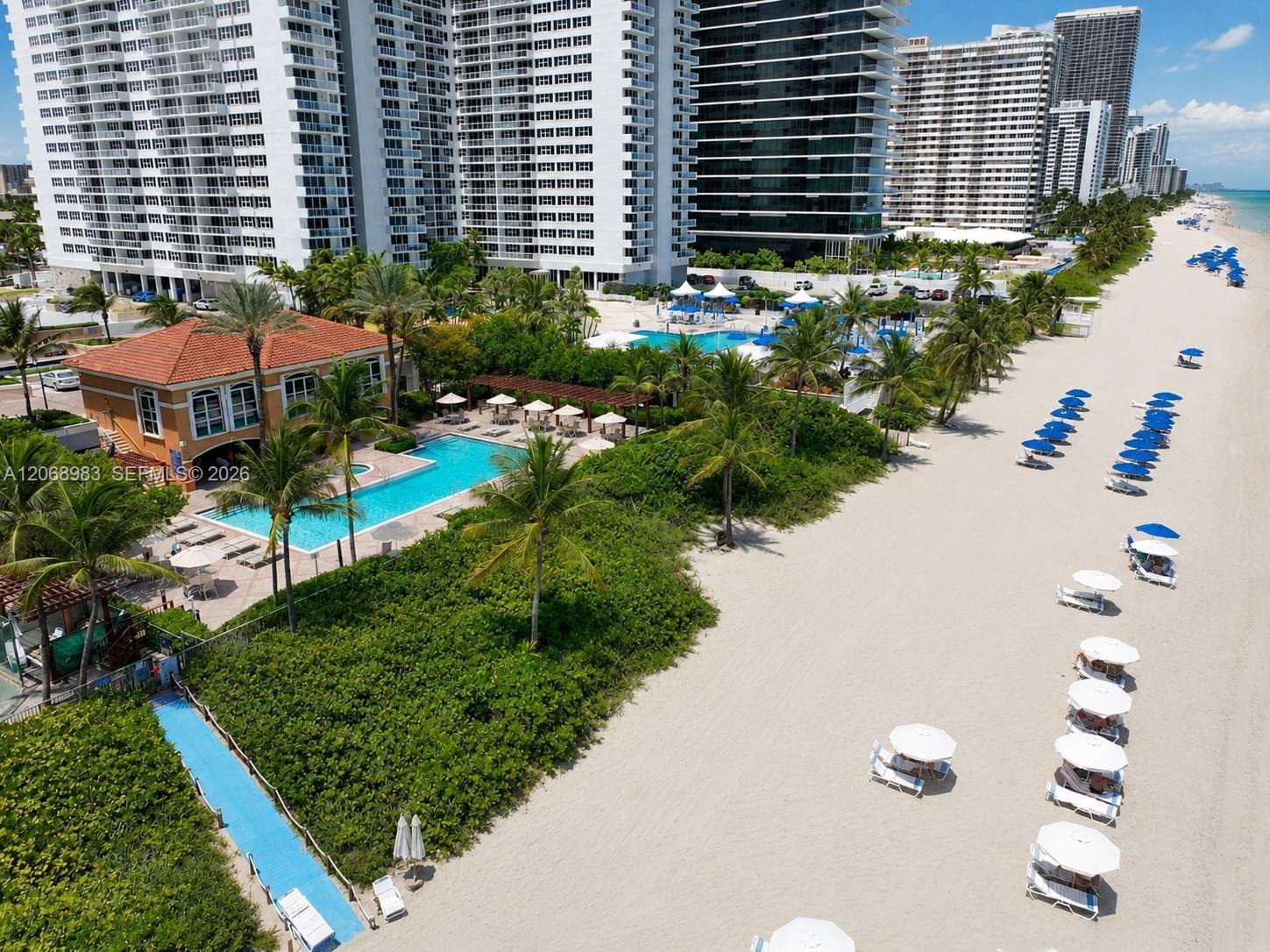 2069 S Ocean Dr # TH18, Hallandale Beach, FL 33009