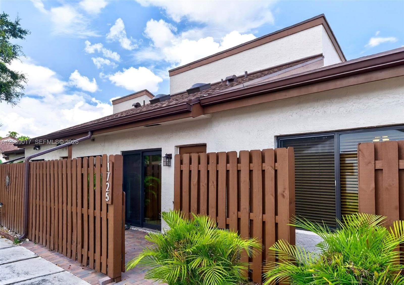 1725 NW 71st Ave, Plantation, FL 33313 — zdjęcie 3