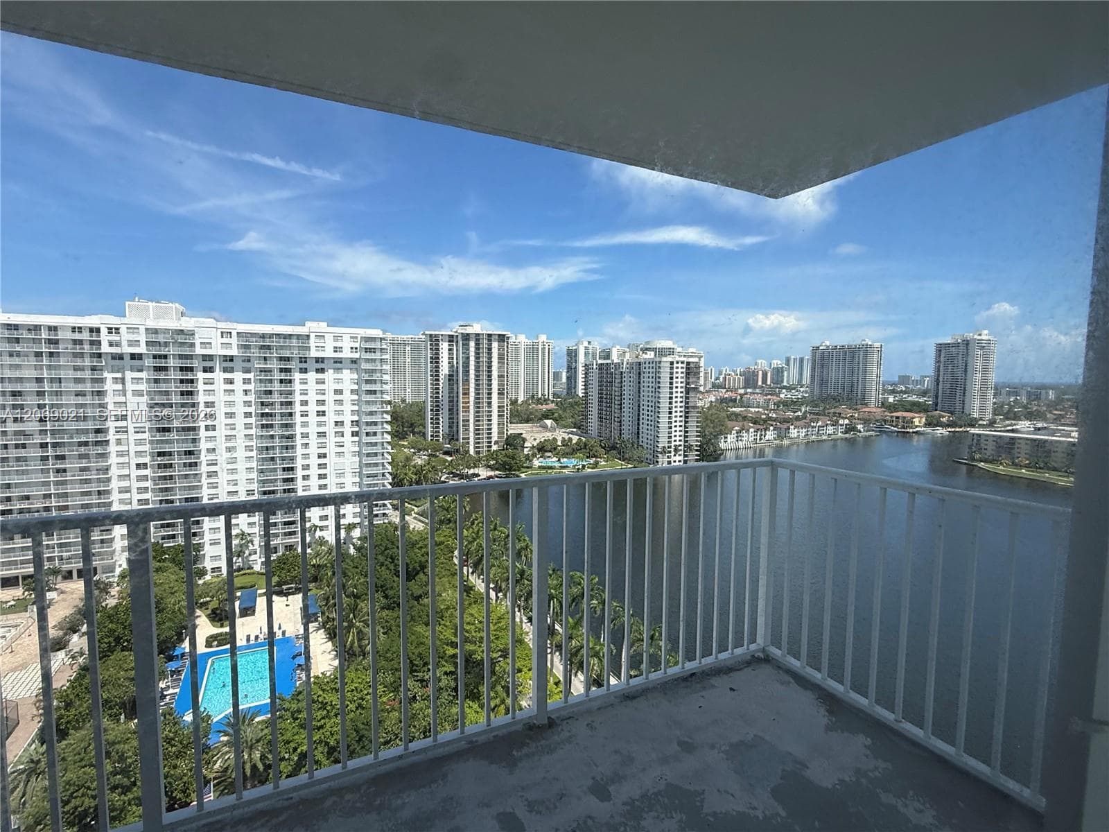 2801 NE 183rd St # 1914W, Aventura, FL 33160
