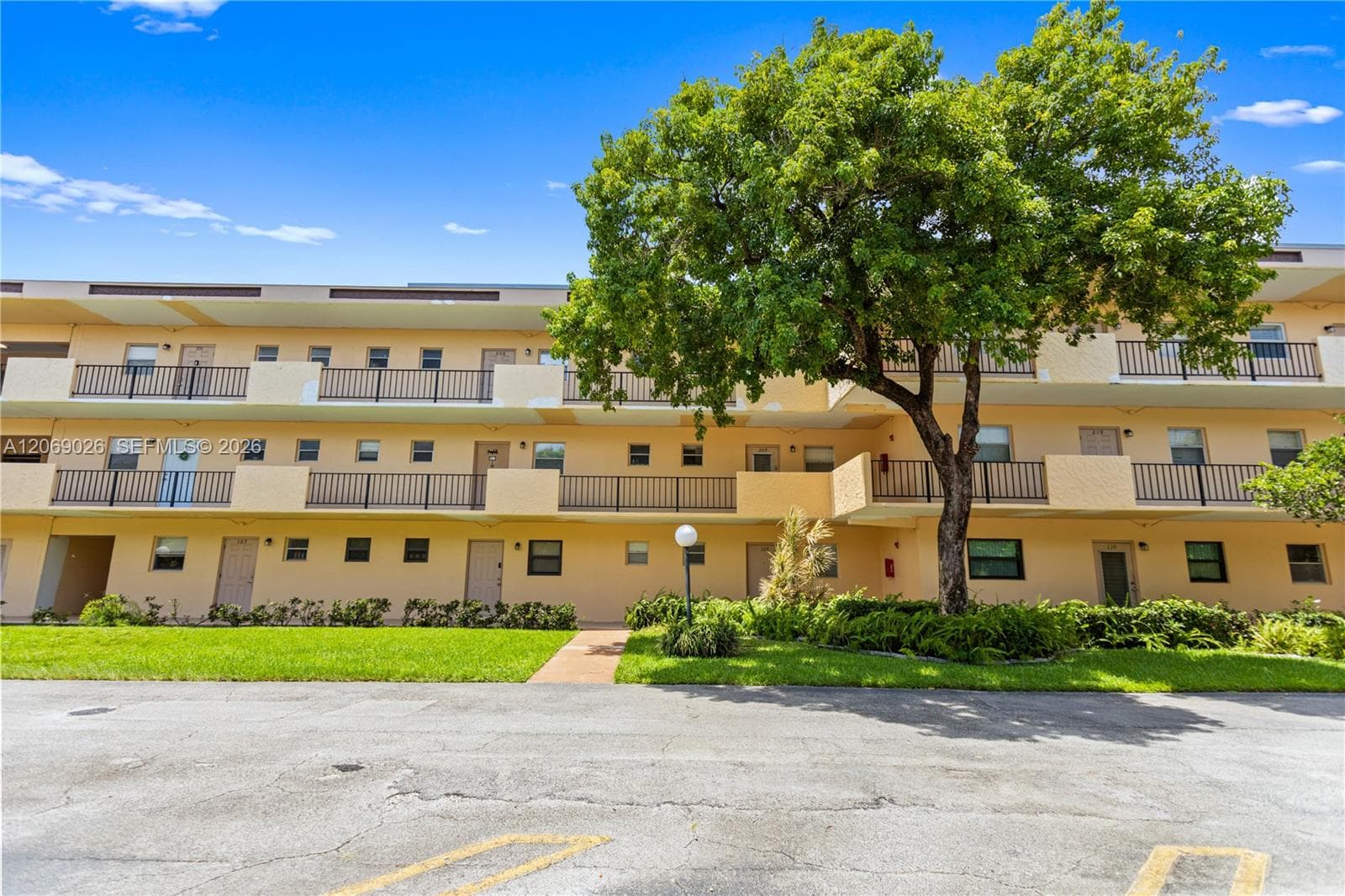201 Berkley Rd # 309, Hollywood, FL 33024