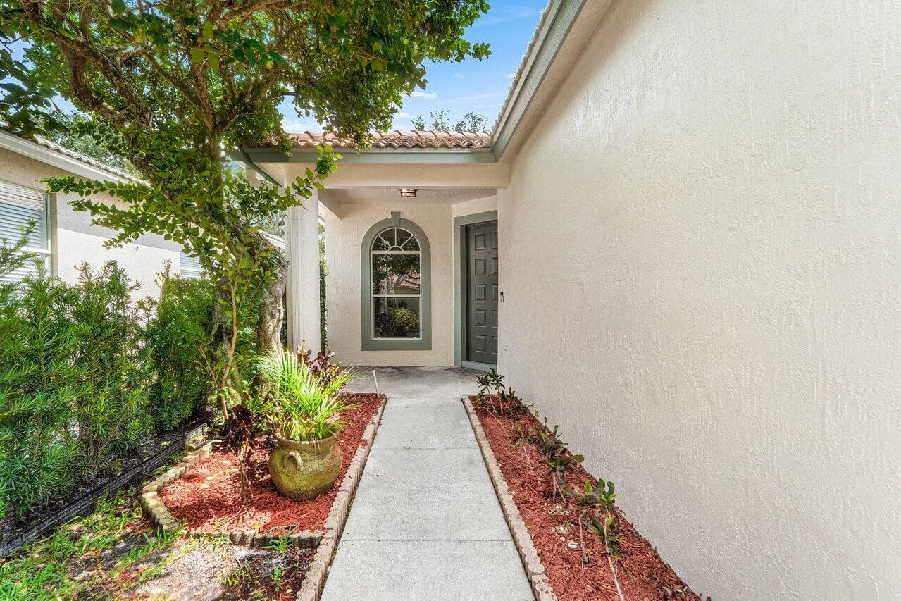 196 Seminole Lakes Drive, Royal Palm Beach, FL 33411 — zdjęcie 3