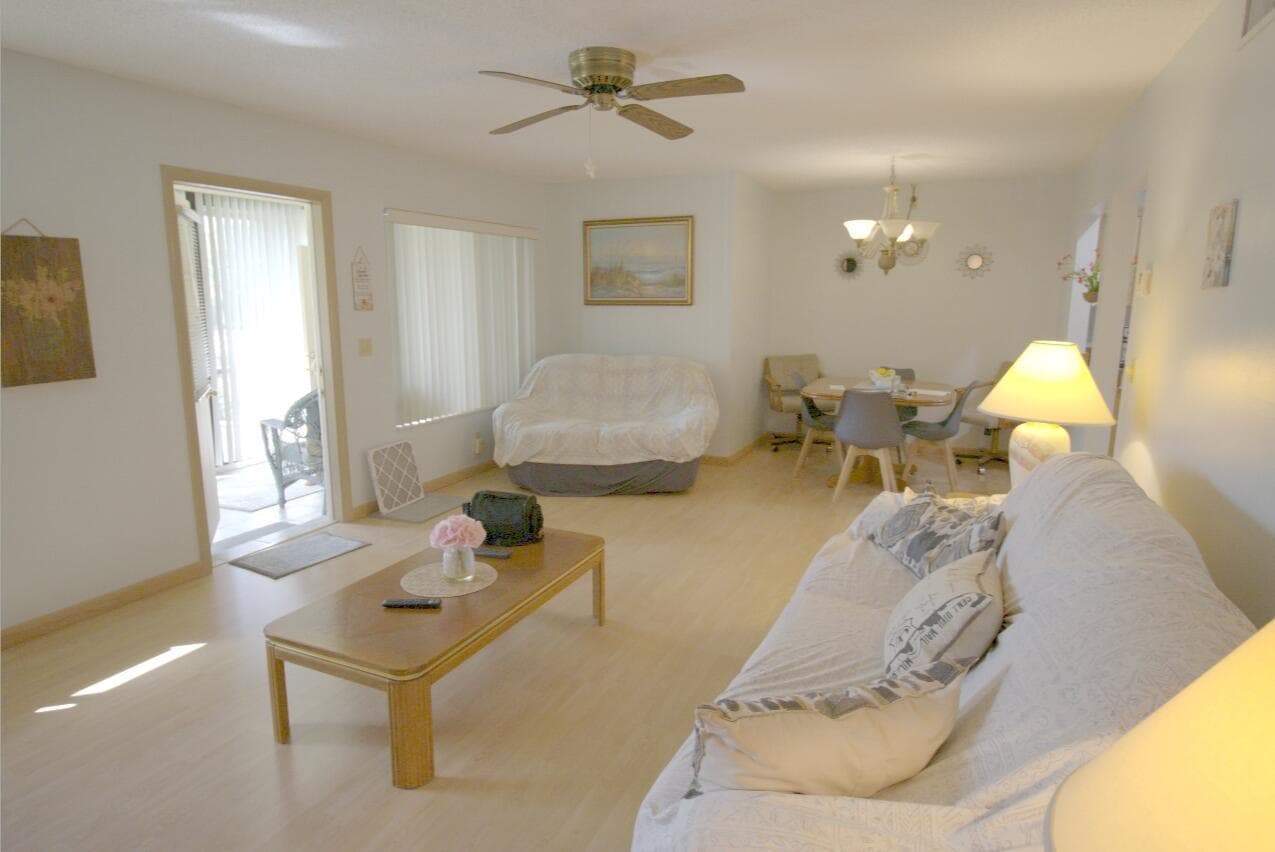 3561 PINE NEEDLE Drive # D-2, FL 33463