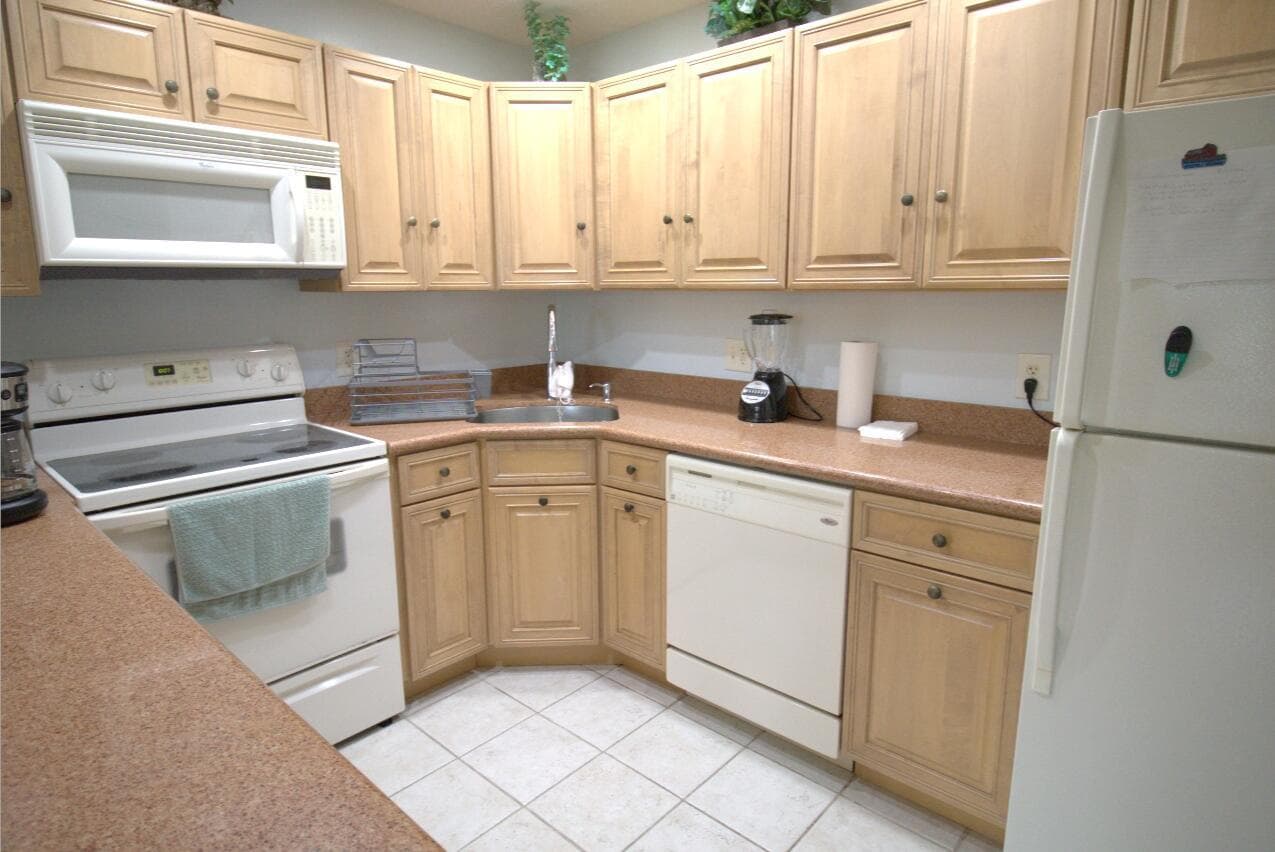 3561 PINE NEEDLE Drive # D-2, FL 33463 — zdjęcie 4