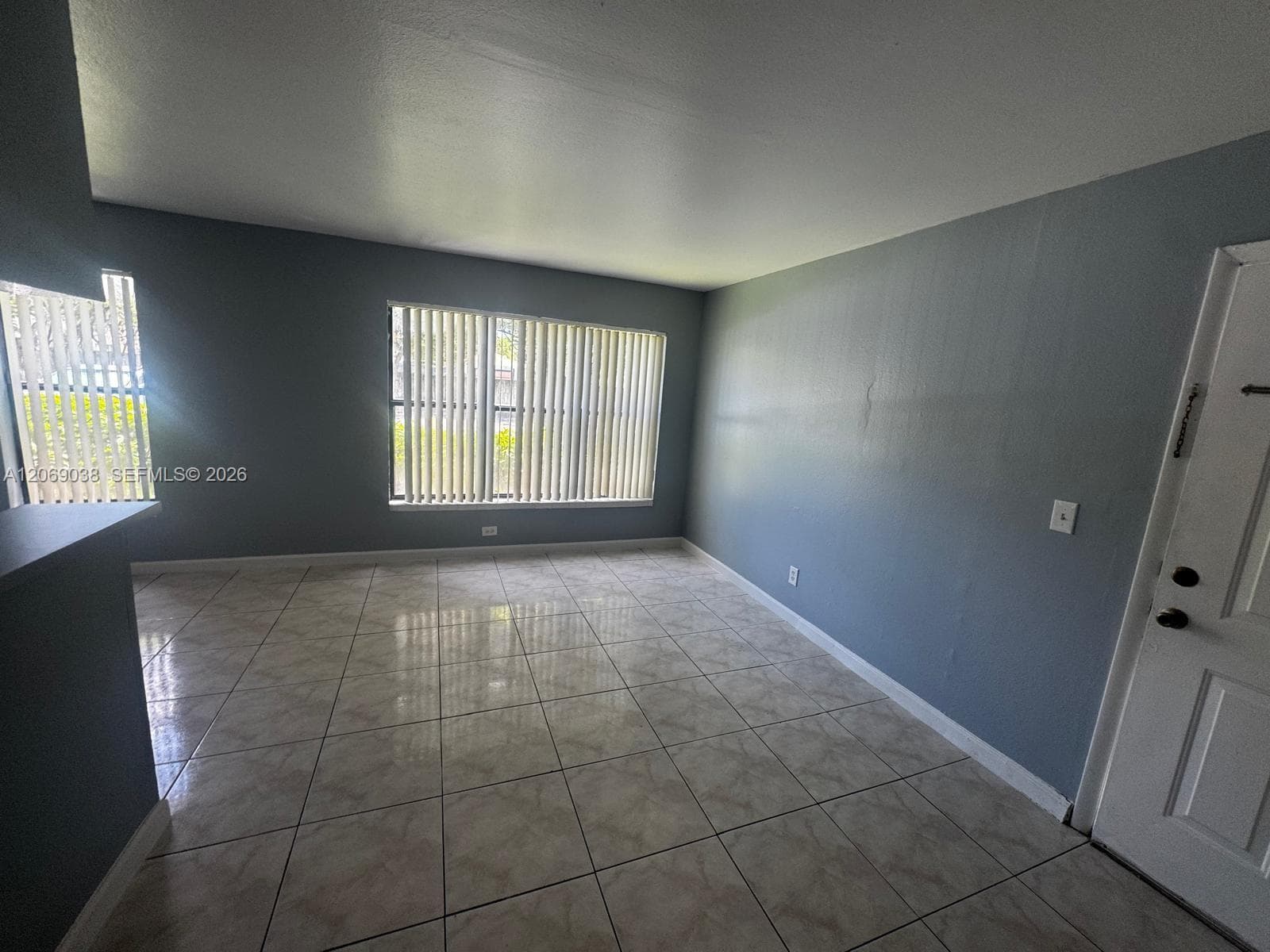 8793 NW 39th St # 7 blgd, Sunrise, FL 33351 — zdjęcie 3