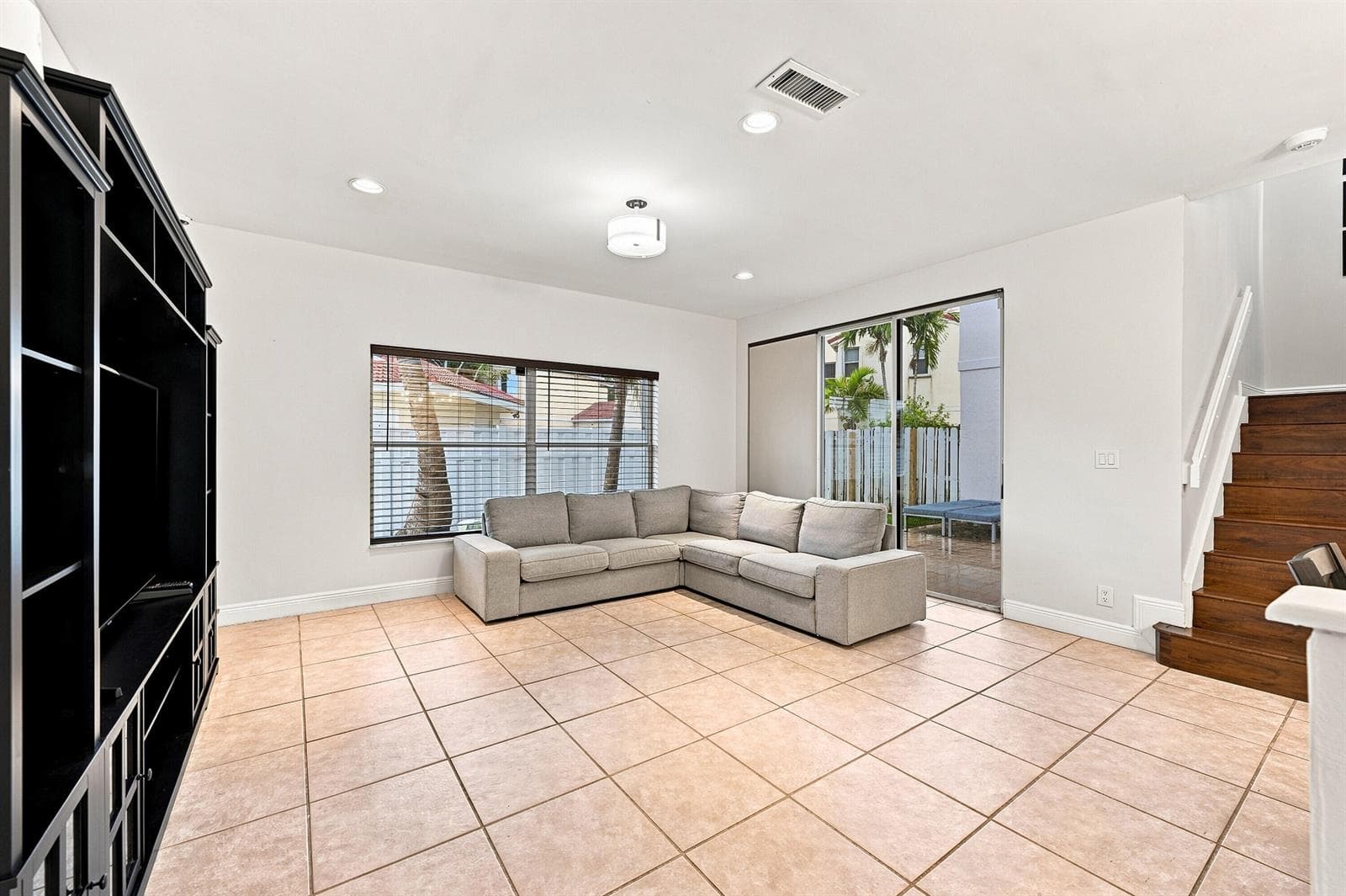 1115 SW 180TH Terrace, Pembroke Pines, FL 33029 — zdjęcie 2
