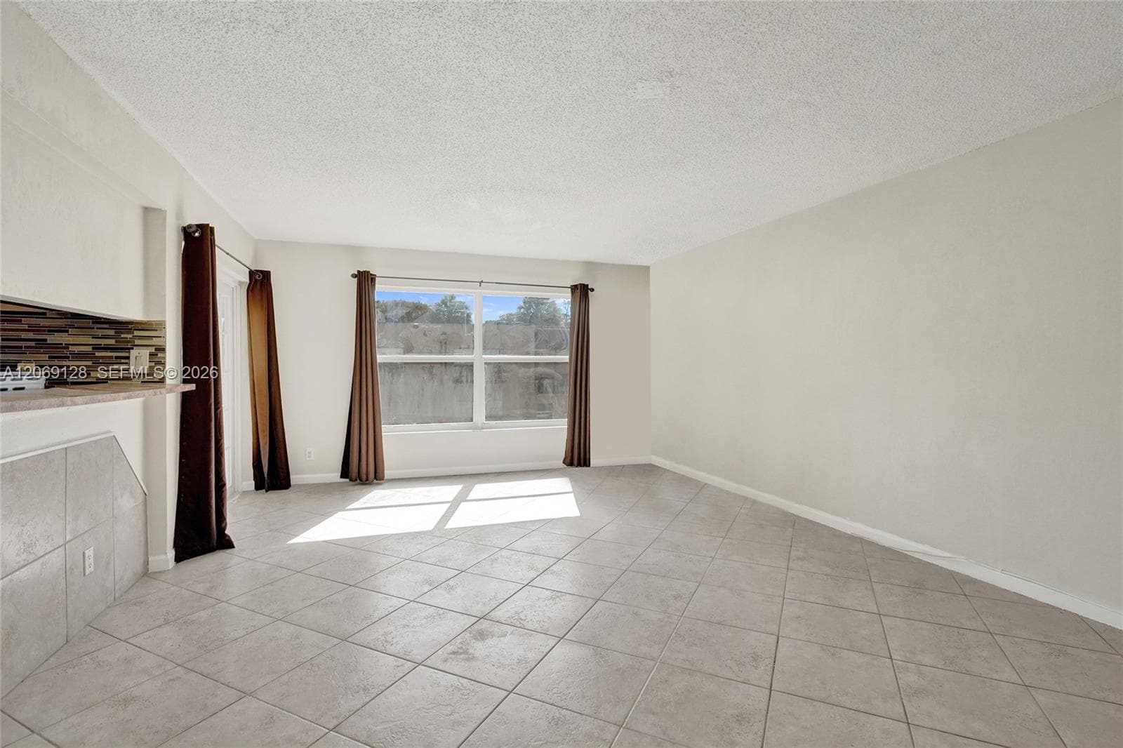 4220 NW 21st St # 206, Lauderhill, FL 33313 — zdjęcie 5