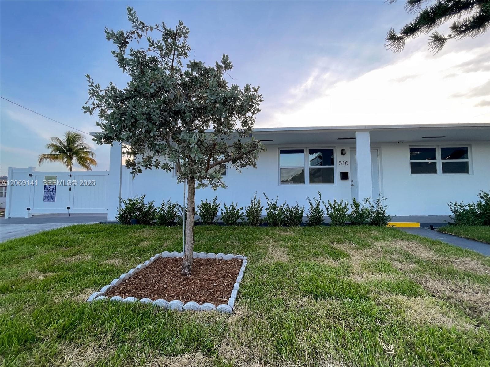 510 NE 4th Ave # 510, Hallandale Beach, FL 33009 — zdjęcie 2