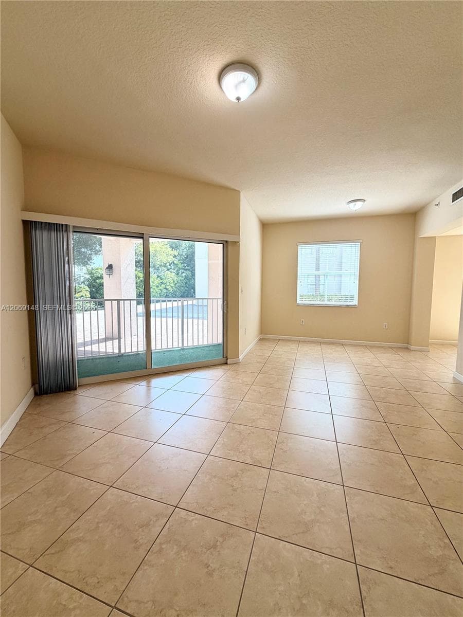 11603 NW 89th St # 109, Doral, FL 33178 — zdjęcie 4